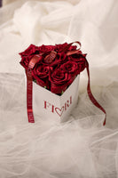 MINIBOX 9 - CORAZON PETIT RED (base de corazon con 9 rosas rojas)