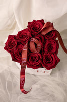 MINIBOX 9 - CORAZON PETIT RED (base de corazon con 9 rosas rojas)