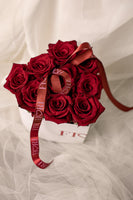MINIBOX 9 - CORAZON PETIT RED (base de corazon con 9 rosas rojas)