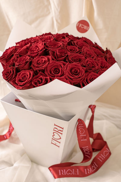RA81 - RED LOVE (ramo de 50 rosas rojas con bolsa porta ramo)