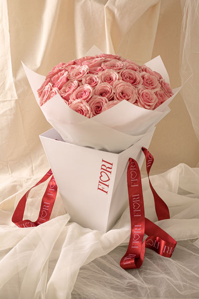 RA82 - PINK LOVE (ramo de 50 rosas rosadas con bolsa porta ramo)