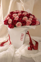 RA83 - MIX LOVE (ramo de 50 rosas en tonos rosa y rojo con bolsa porta ramo)