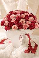 RA83 - MIX LOVE (ramo de 50 rosas en tonos rosa y rojo con bolsa porta ramo)