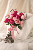 RA85 - RAMO CORAZON ROSA (ramo con forma de corazon con 15 rosas en tonos rosas)