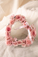 BOX101 - CORAZON COQUETTE (arreglo corazon de rosas y flores en tonos rosados)