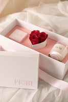 BOX89 - CAJA LUXERIE (cadenita de Odette, vela aromática LUM y arreglo de 3 rosas)